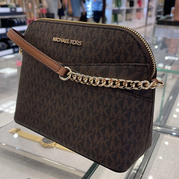 MICHAEL KORS
Jet Set Travel Medium Logo Dome Crossbody Bag
NWT - Picture 2 of 16